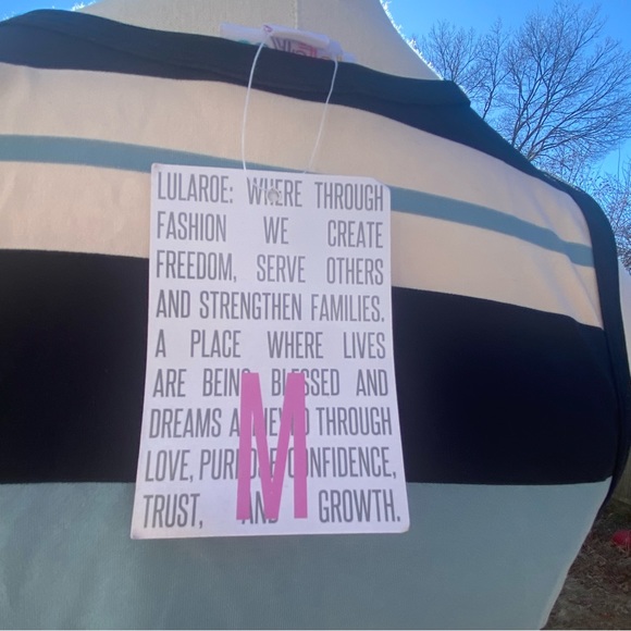 Tank NWT - Picture 3 of 3